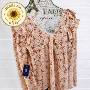 NWT Simply Southern Happy Daisy Blouse. Ruffled. Scalloped Bottom.
Women L.
